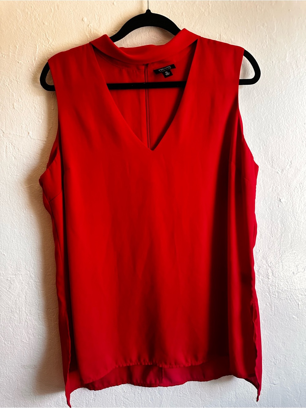 Nicole Miller - Sleeveless V-Neck Red Women's Top